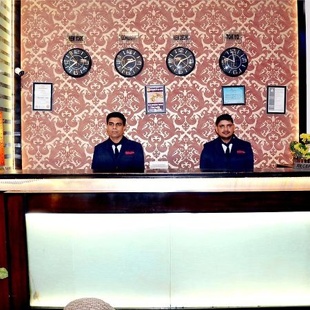 Hotel B.R. Inn Panipat Bagian luar foto