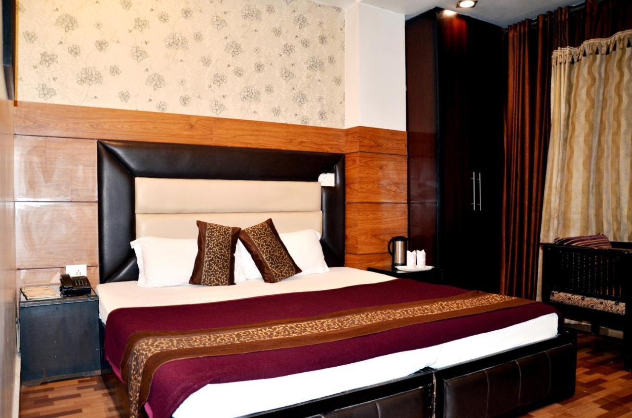 Hotel B.R. Inn Panipat Bagian luar foto