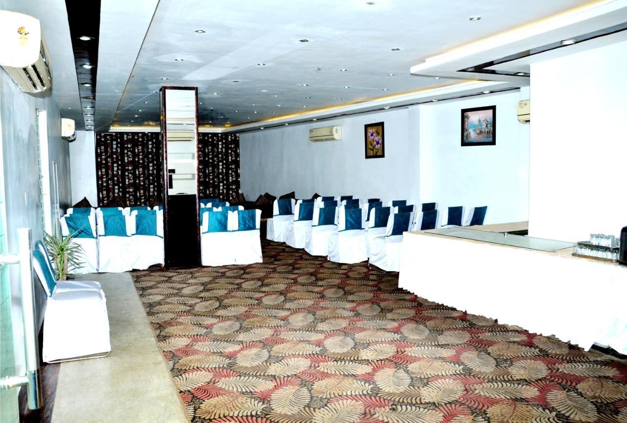 Hotel B.R. Inn Panipat Bagian luar foto