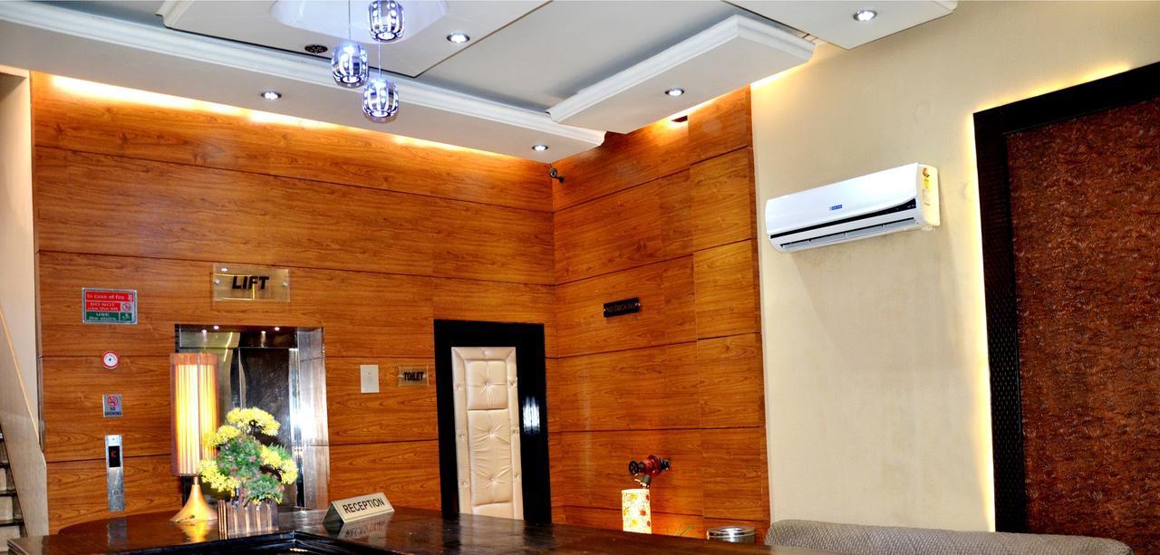 Hotel B.R. Inn Panipat Bagian luar foto