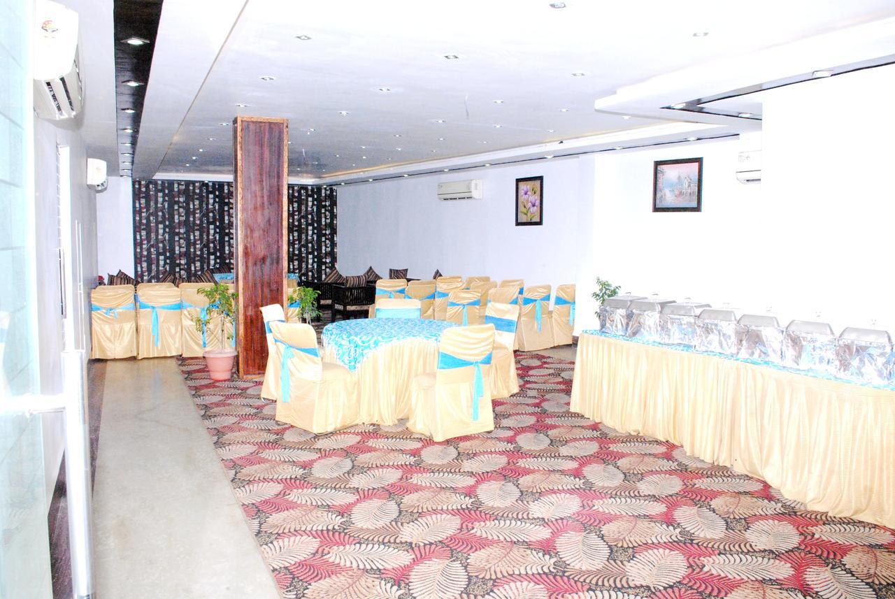 Hotel B.R. Inn Panipat Bagian luar foto