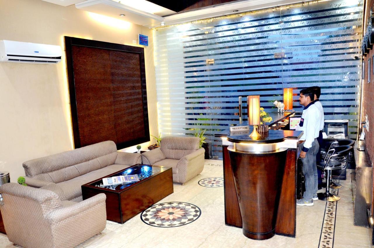 Hotel B.R. Inn Panipat Bagian luar foto